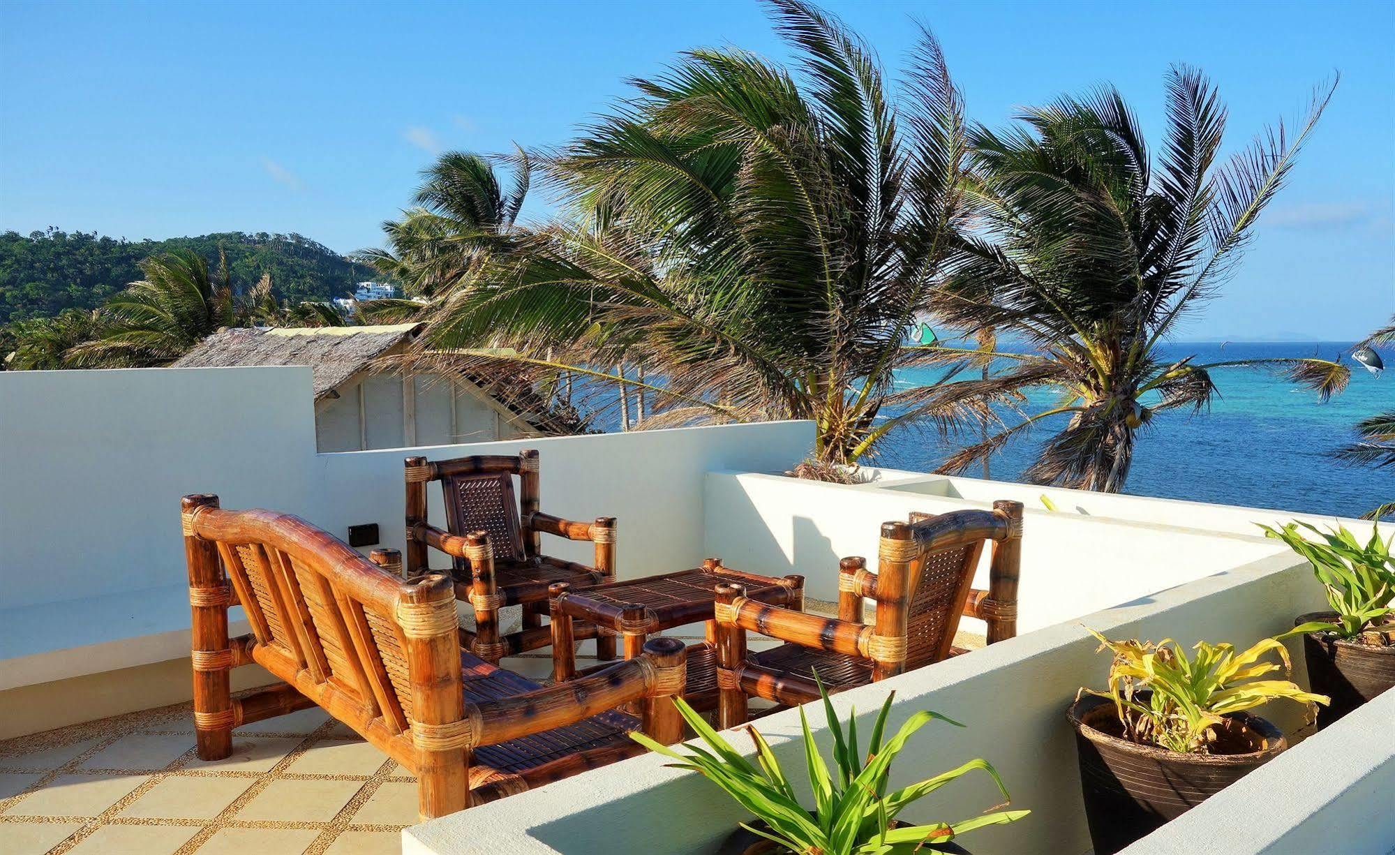 Boracay Apartments At 7 Stones Balabag  Ngoại thất bức ảnh